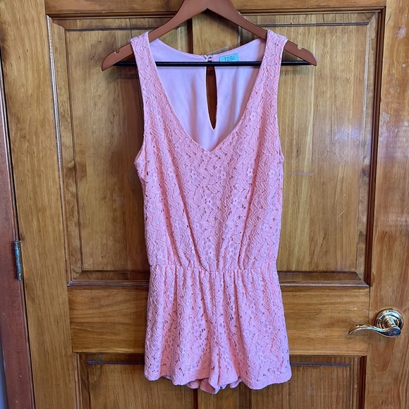 TOBI peach/coral Romper - Size Small/Medium 🌸 - Picture 9 of 10